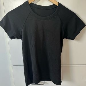 BRAND NEW lululemon Swiftly Tech short sleeve top
